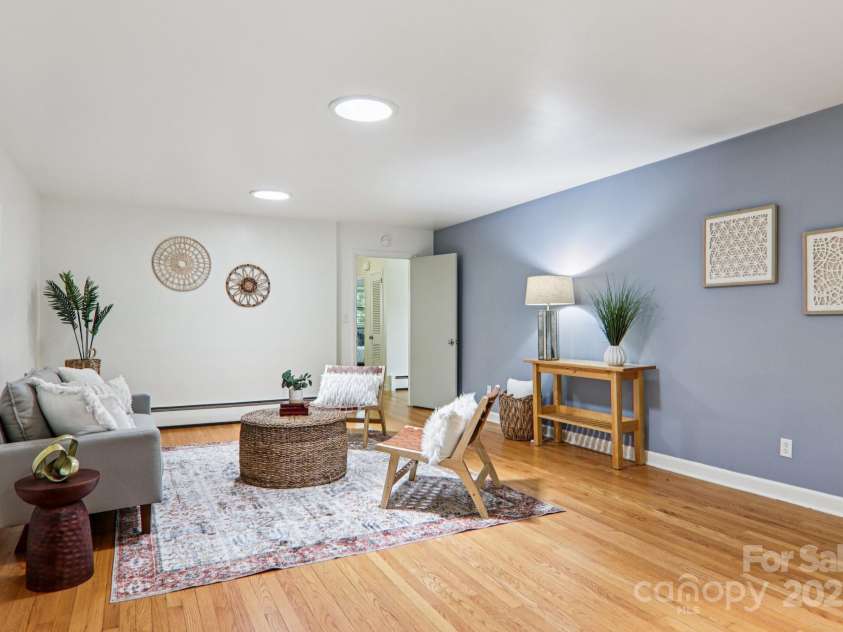 324 Old Leicester Highway, Asheville, NC 28806.  MLS# CAR4223880, YatesRealty ID 30073. Living Room