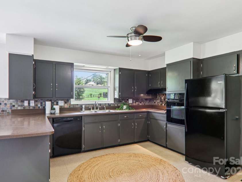 324 Old Leicester Highway, Asheville, NC 28806.  MLS# CAR4223880, YatesRealty ID 30073. Well Appointed Kitchen