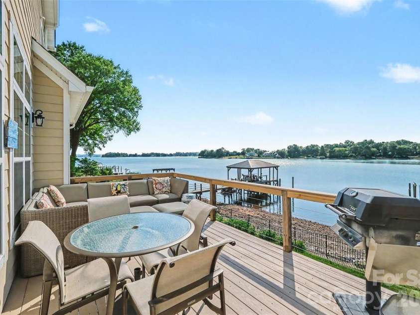 20718 Eastpoint Drive, Cornelius, NC 28031.  MLS# CAR4384820, YatesRealty ID 30075. 