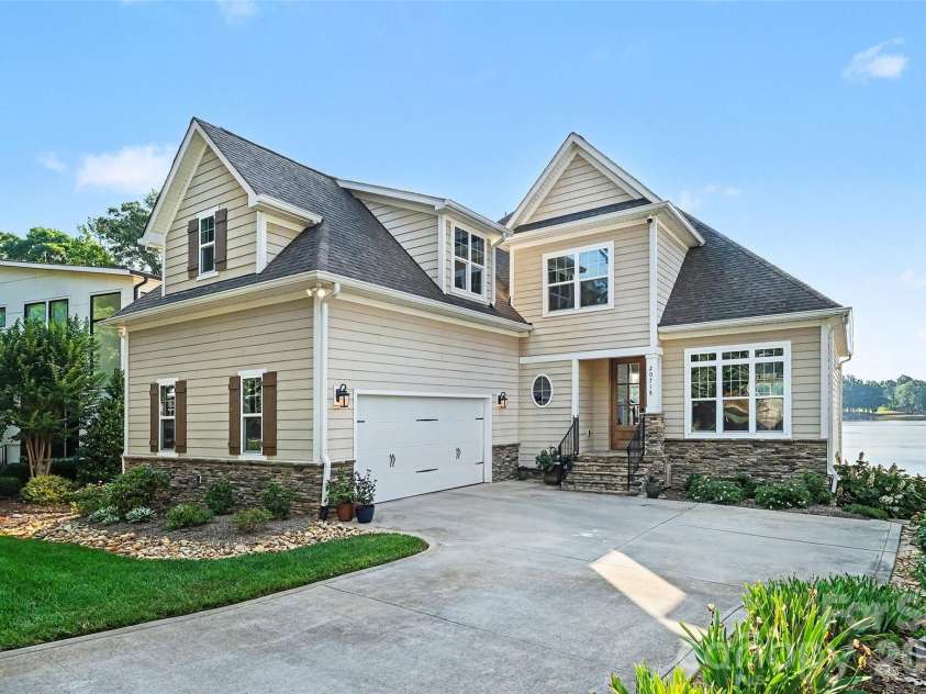20718 Eastpoint Drive, Cornelius, NC 28031.  MLS# CAR4384820, YatesRealty ID 30075. Wecome Home