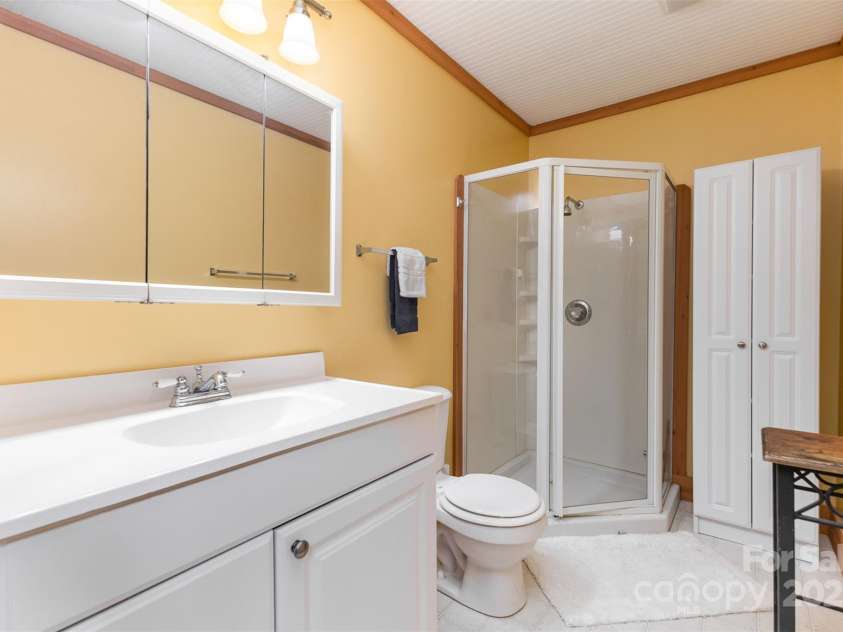 2709 Blythe Road, Waxhaw, NC 28173.  MLS# CAR4264770, YatesRealty ID 30075. Full Bath in En-suite