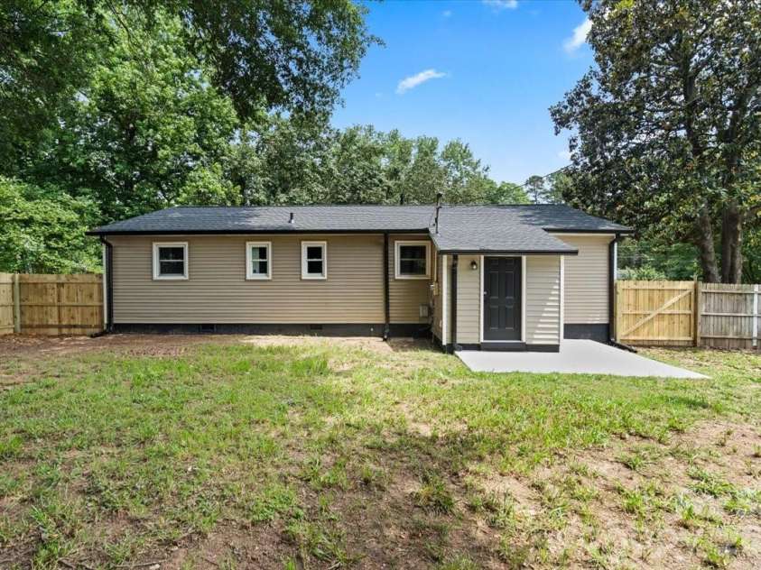 3509 Greg Drive, Gastonia, NC 28052.  MLS# CAR4392639, YatesRealty ID 30076. 