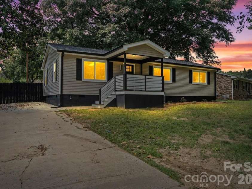 3509 Greg Drive, Gastonia, NC 28052.  MLS# CAR4392639, YatesRealty ID 30076. 