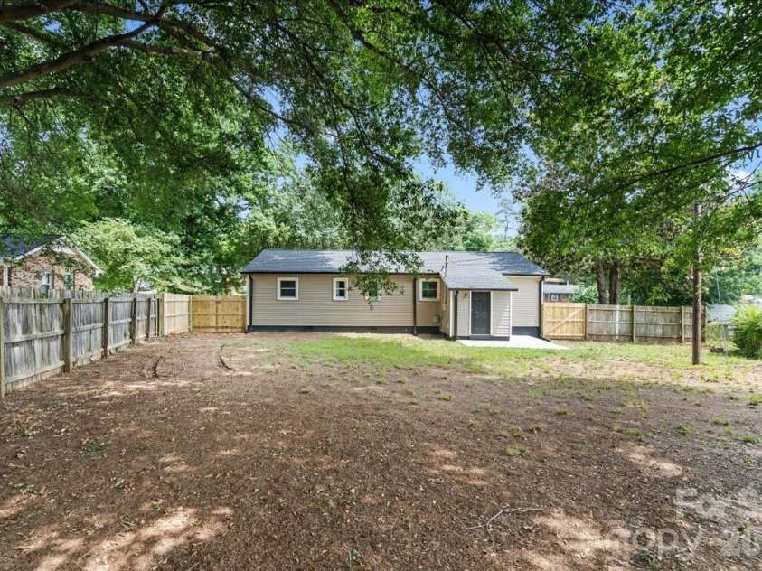 3509 Greg Drive, Gastonia, NC 28052.  MLS# CAR4392639, YatesRealty ID 30076. 