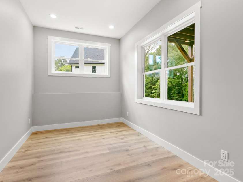 231 Asbury Road, Candler, NC 28715.  MLS# CAR4283786, YatesRealty ID 30077. Office/Flex Room