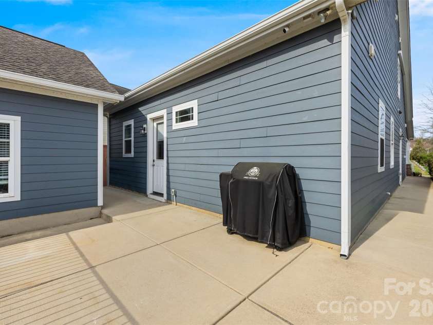 104 Meyers Ridge Road, Cramerton, NC 28032.  MLS# CAR4361157, YatesRealty ID 30078. 