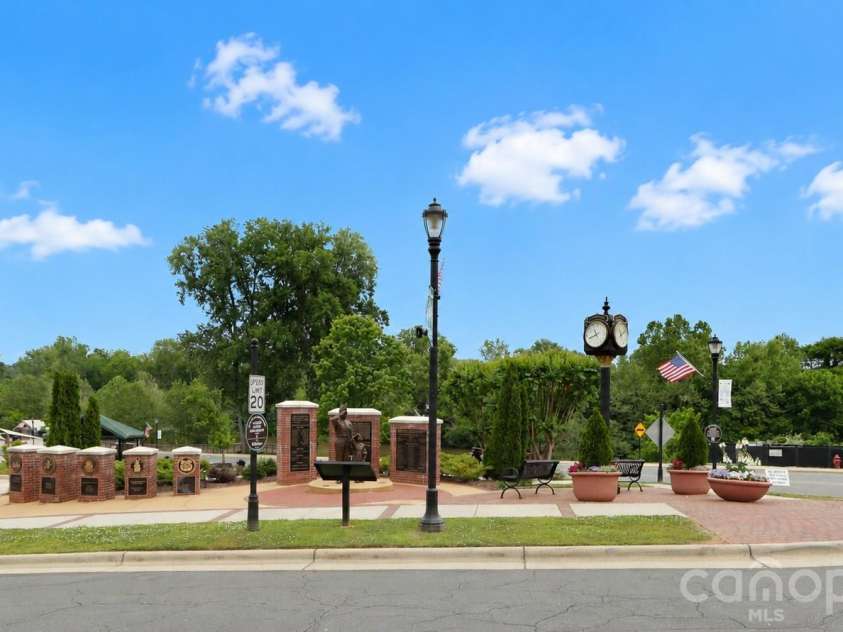 104 Meyers Ridge Road, Cramerton, NC 28032.  MLS# CAR4361157, YatesRealty ID 30078. 
