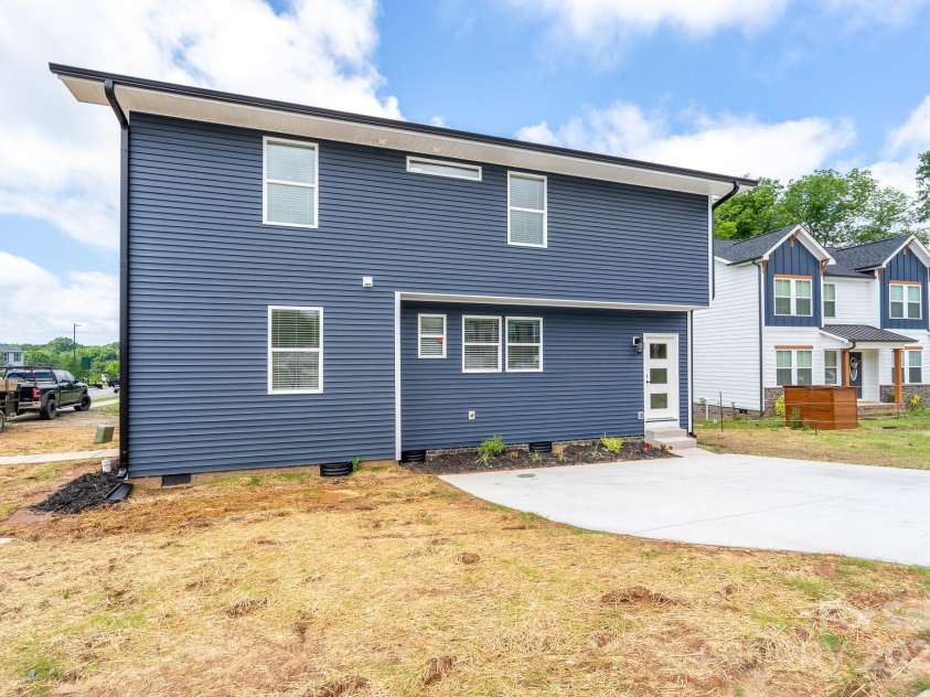 304 Cabarrus Avenue, Concord, NC 28025.  MLS# CAR4263240, YatesRealty ID 30078. 