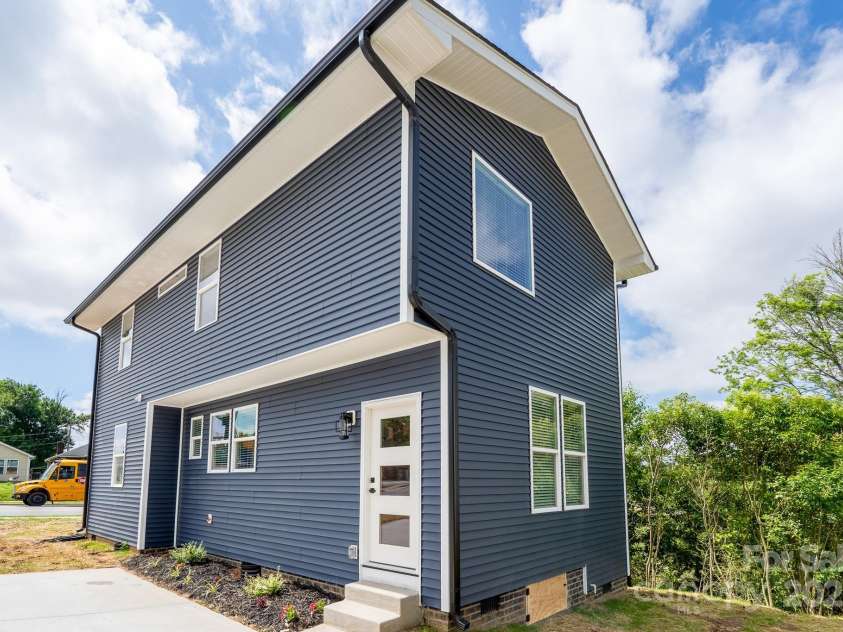 304 Cabarrus Avenue, Concord, NC 28025.  MLS# CAR4263240, YatesRealty ID 30078. 