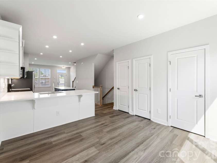 1049 Simcoe Lane, Charlotte, NC 28217.  MLS# CAR4387071, YatesRealty ID 30079. Dining Area