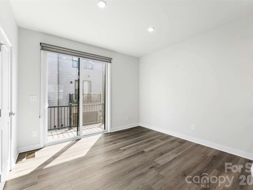 1049 Simcoe Lane, Charlotte, NC 28217.  MLS# CAR4387071, YatesRealty ID 30079. Dining Area + Balcony