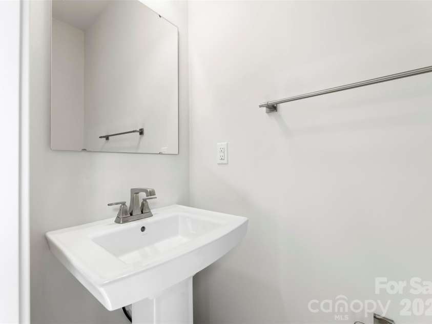 1049 Simcoe Lane, Charlotte, NC 28217.  MLS# CAR4387071, YatesRealty ID 30079. Half Bathroom Main Level