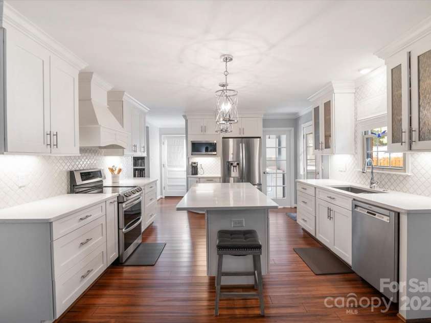 1845 Matthews Drive, Rock Hill, SC 29732.  MLS# CAR4283660, YatesRealty ID 30079. 