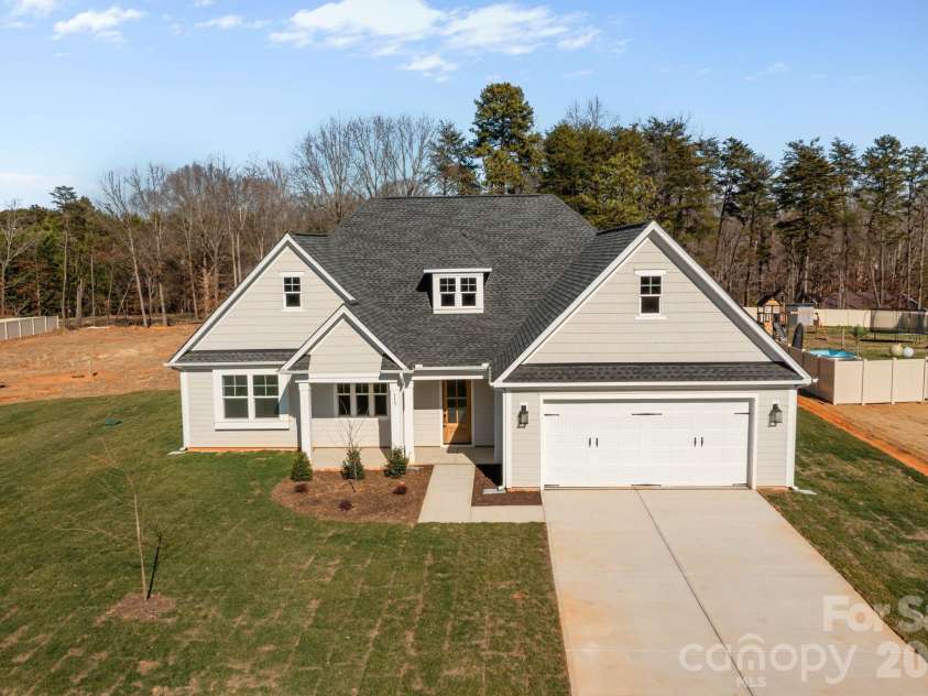 113 Brooke Forest Court, Mooresville, NC 28115.  MLS# CAR4338085, YatesRealty ID 3008. 