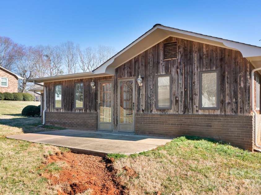 3087 NC Hwy 150 Highway, Lincolnton, NC 28092.  MLS# CAR4223331, YatesRealty ID 3008. 