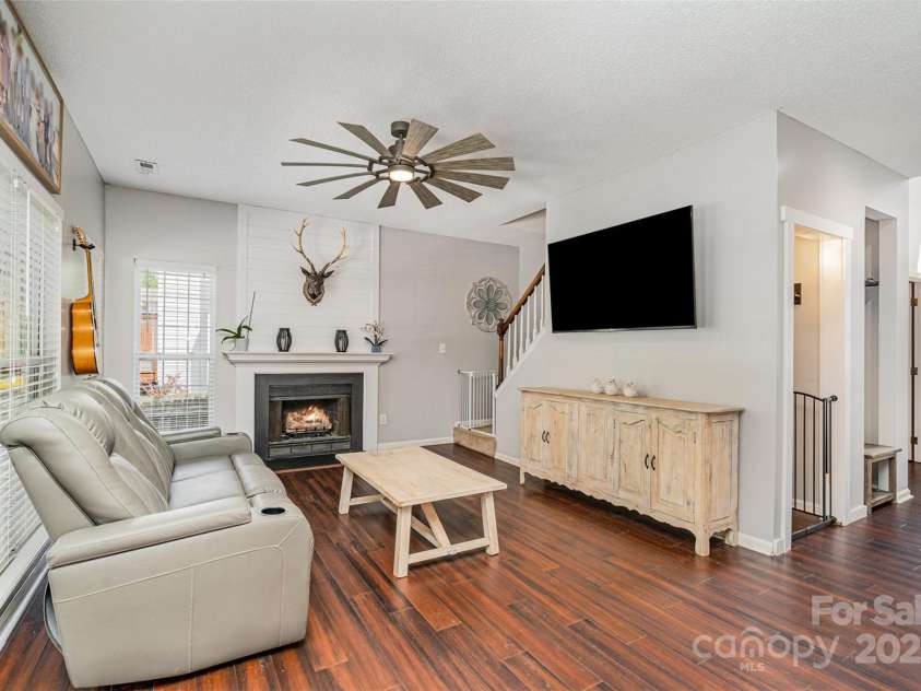 108 Shade Tree Circle, Fort Mill, SC 29715.  MLS# CAR4268600, YatesRealty ID 30080. Bamboo Floors on the main