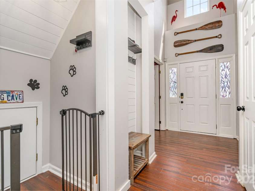 108 Shade Tree Circle, Fort Mill, SC 29715.  MLS# CAR4268600, YatesRealty ID 30080. There is even a special place for Fido