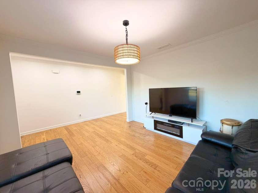 4314 Collingham Drive, Charlotte, NC 28273.  MLS# CAR4389603, YatesRealty ID 30081. Dinning Room Main