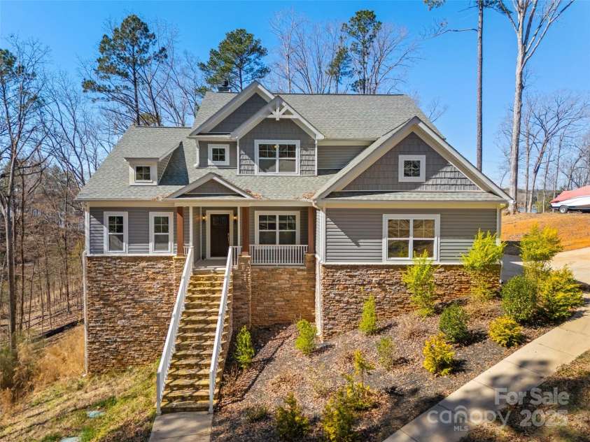 13701 Petworth Court, Charlotte, NC 28278.  MLS# CAR4226412, YatesRealty ID 30082. 