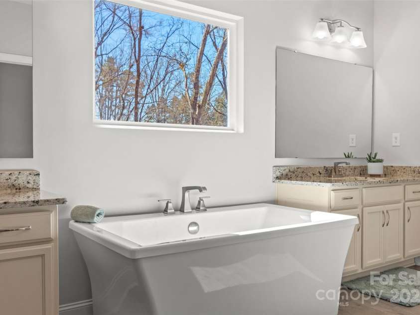 13701 Petworth Court, Charlotte, NC 28278.  MLS# CAR4226412, YatesRealty ID 30082. 