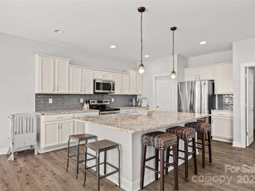 13701 Petworth Court, Charlotte, NC 28278.  MLS# CAR4226412, YatesRealty ID 30082. 