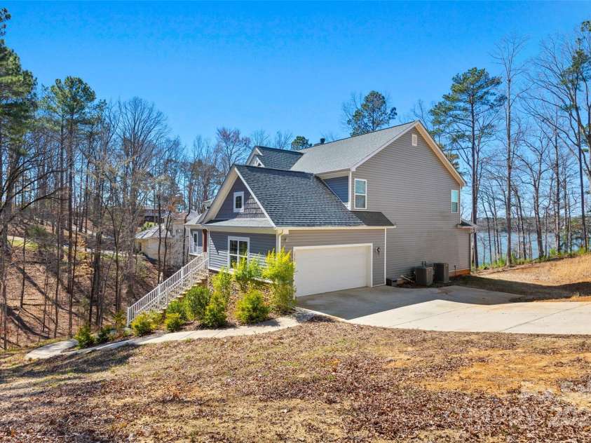 13701 Petworth Court, Charlotte, NC 28278.  MLS# CAR4226412, YatesRealty ID 30082. 