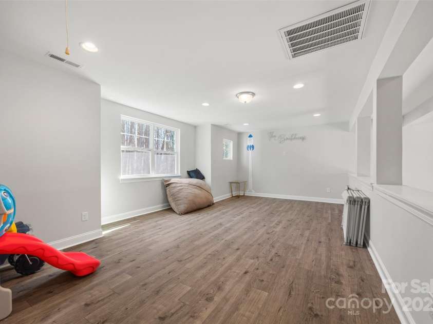 13701 Petworth Court, Charlotte, NC 28278.  MLS# CAR4226412, YatesRealty ID 30082. Loft open to great room