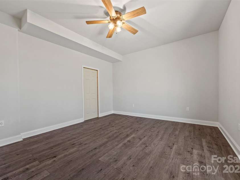 13701 Petworth Court, Charlotte, NC 28278.  MLS# CAR4226412, YatesRealty ID 30082. Lower bedroom