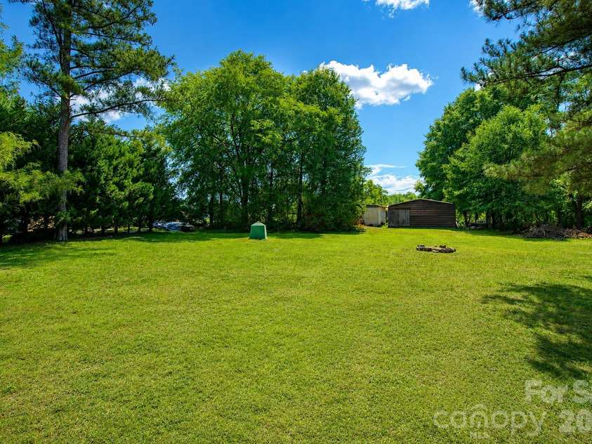 913 Grace Drive, Stanley, NC 28164.  MLS# CAR4392986, YatesRealty ID 30082. 