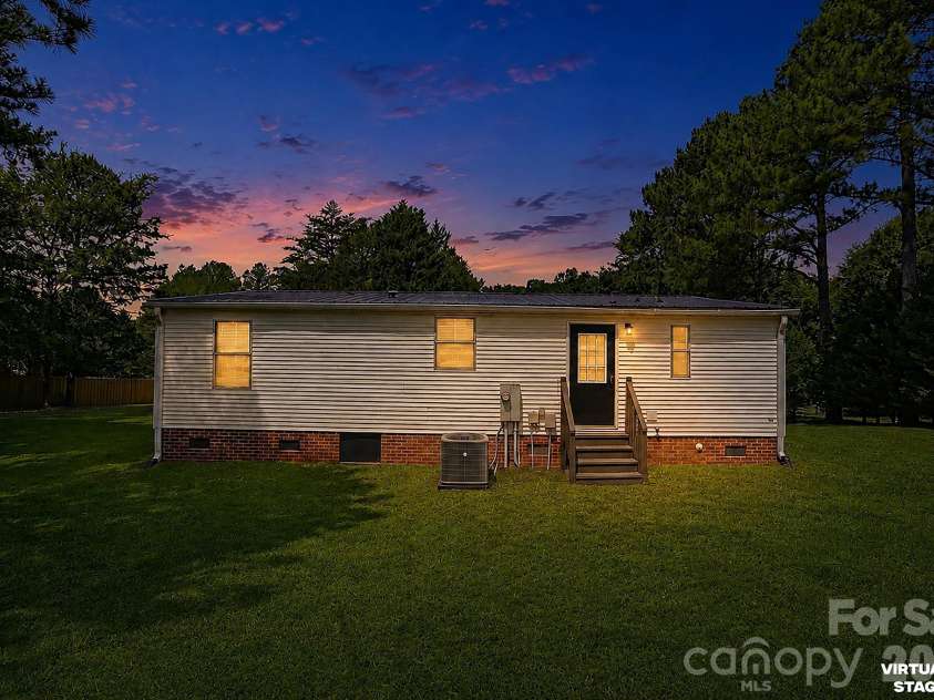 913 Grace Drive, Stanley, NC 28164.  MLS# CAR4392986, YatesRealty ID 30082. 