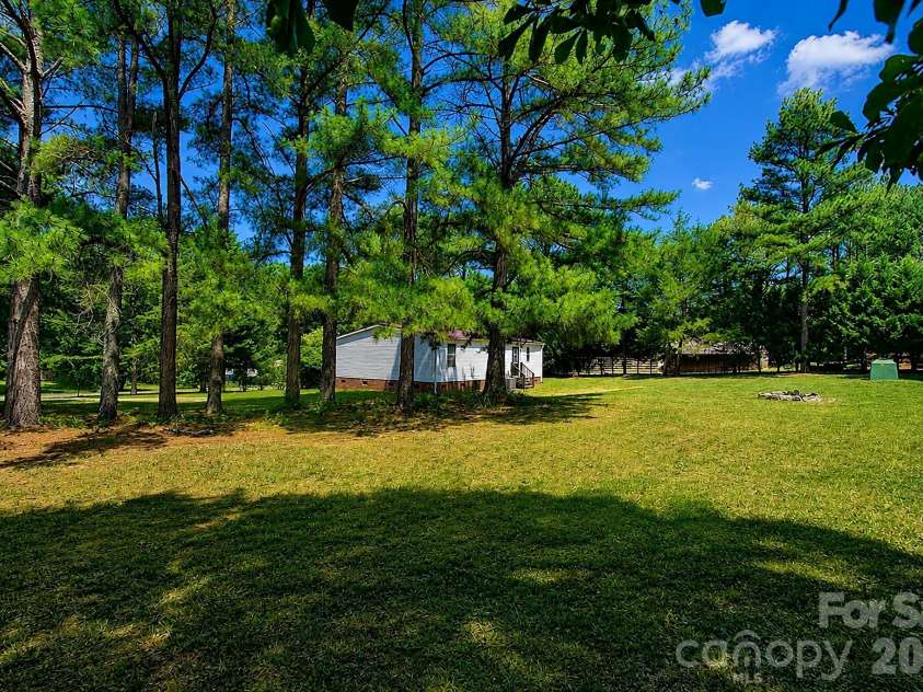 913 Grace Drive, Stanley, NC 28164.  MLS# CAR4392986, YatesRealty ID 30082. 