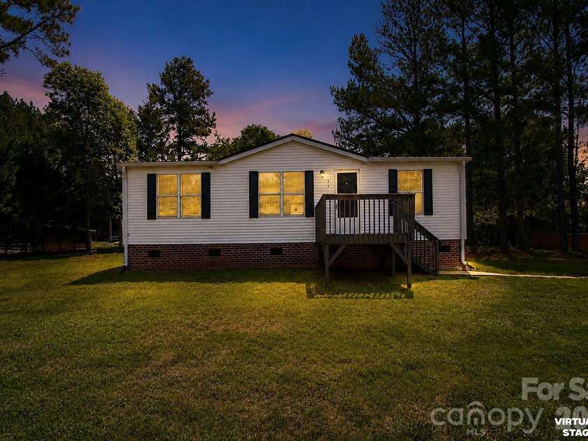 913 Grace Drive, Stanley, NC 28164.  MLS# CAR4392986, YatesRealty ID 30082. 