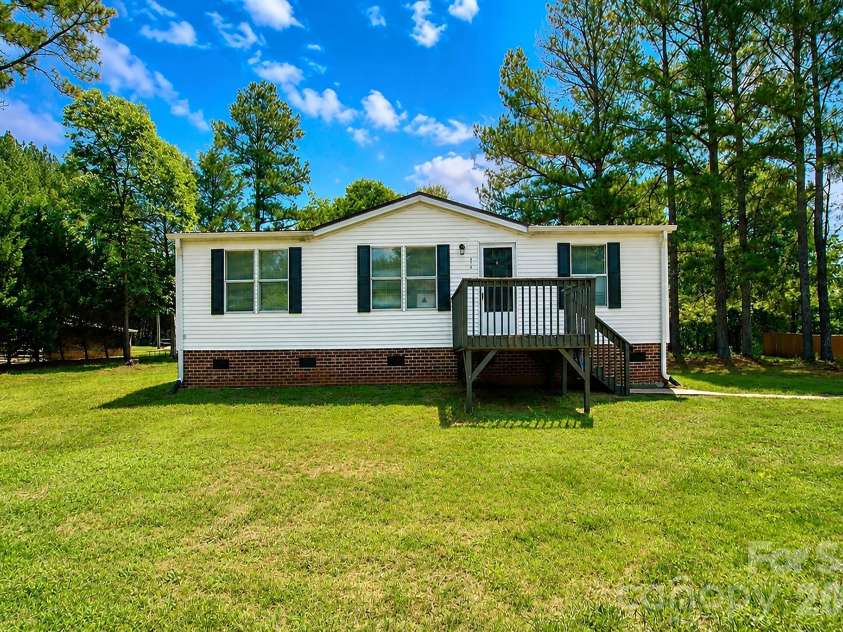 913 Grace Drive, Stanley, NC 28164.  MLS# CAR4392986, YatesRealty ID 30082. 