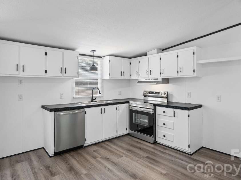 913 Grace Drive, Stanley, NC 28164.  MLS# CAR4392986, YatesRealty ID 30082. 
