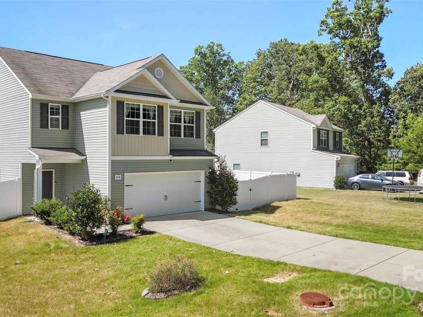 304 Ware Street, Kings Mountain, NC 28086.  MLS# CAR4282123, YatesRealty ID 30083. Spacious driveway with plenty of parking