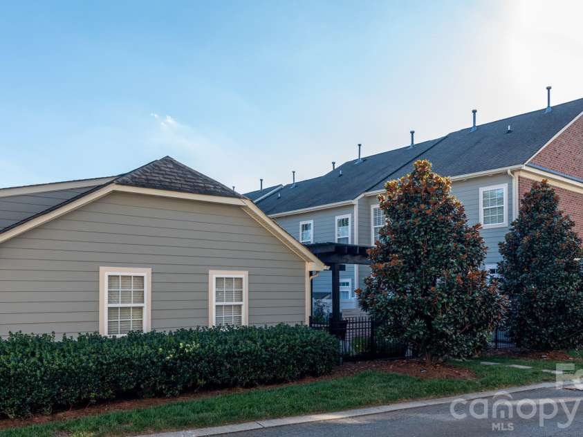438 Magnolia Street, Davidson, NC 28036.  MLS# CAR4368147, YatesRealty ID 30083. 