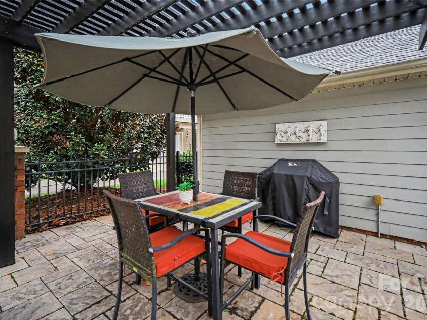 438 Magnolia Street, Davidson, NC 28036.  MLS# CAR4368147, YatesRealty ID 30083. 