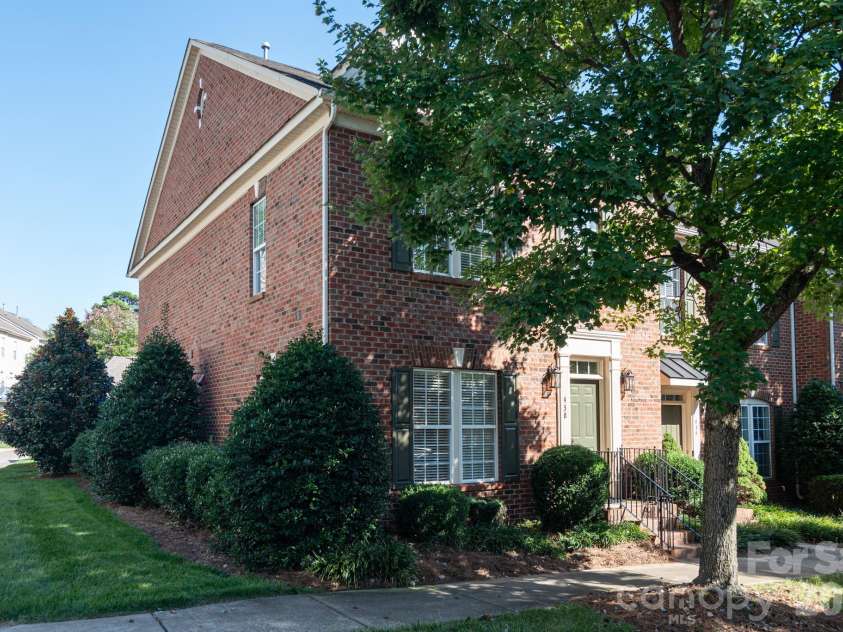 438 Magnolia Street, Davidson, NC 28036.  MLS# CAR4368147, YatesRealty ID 30083. Great curb appeal END CORNER unit
