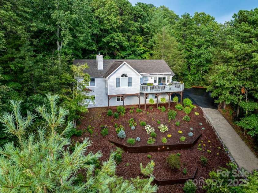 36 Lynx Drive, Black Mountain, NC 28711.  MLS# CAR4281070, YatesRealty ID 30084. 
