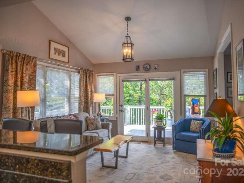 36 Lynx Drive, Black Mountain, NC 28711.  MLS# CAR4281070, YatesRealty ID 30084. 