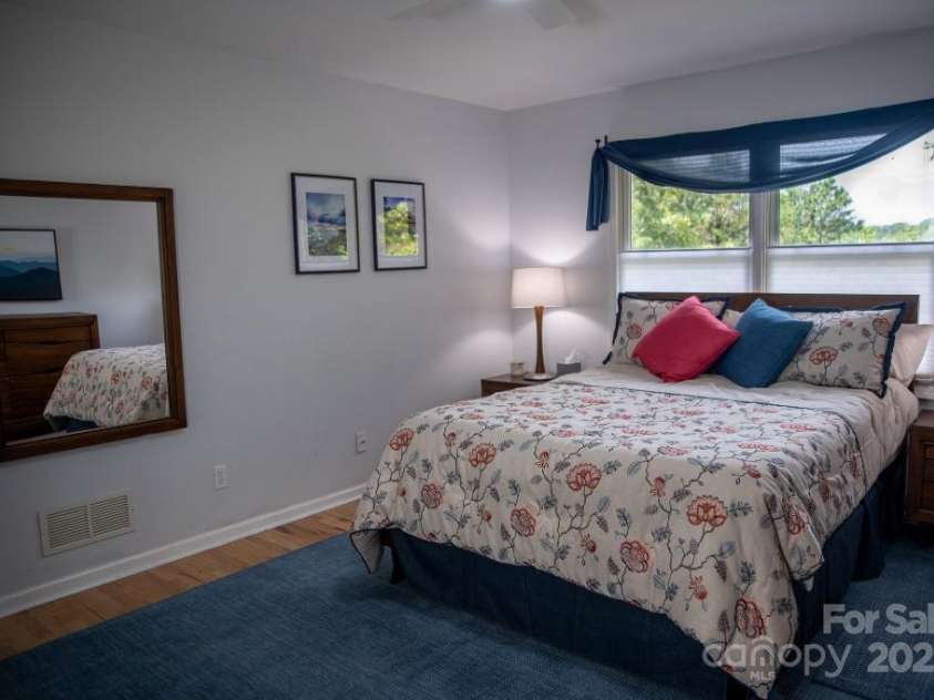 36 Lynx Drive, Black Mountain, NC 28711.  MLS# CAR4281070, YatesRealty ID 30084. 