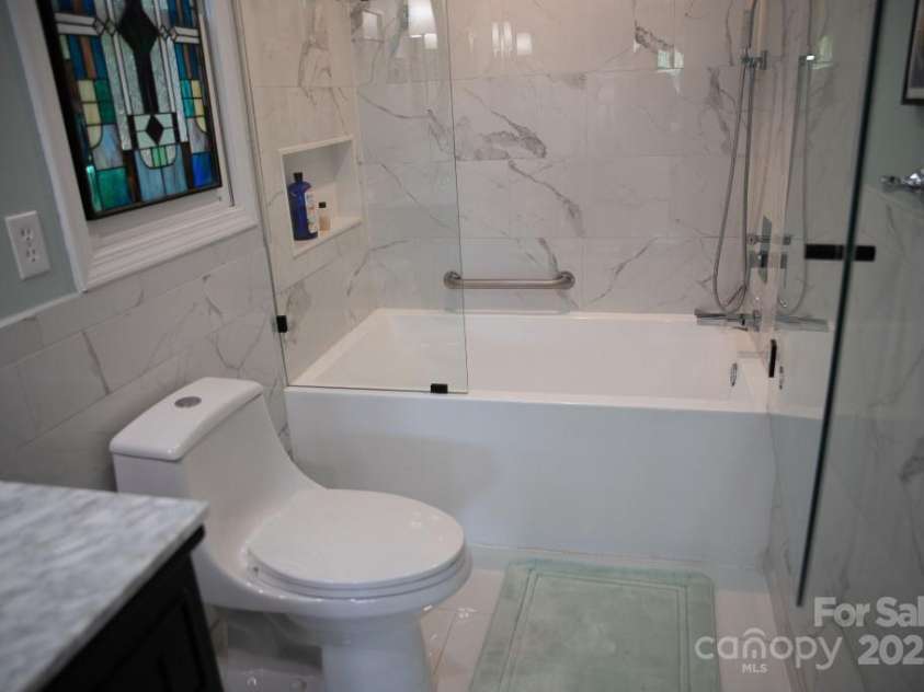 36 Lynx Drive, Black Mountain, NC 28711.  MLS# CAR4281070, YatesRealty ID 30084. 