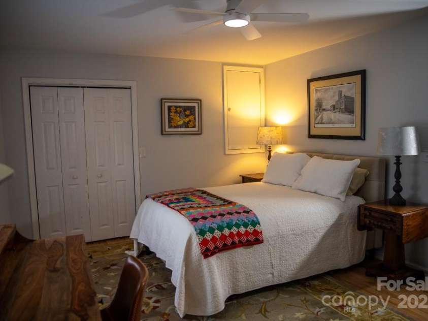 36 Lynx Drive, Black Mountain, NC 28711.  MLS# CAR4281070, YatesRealty ID 30084. 