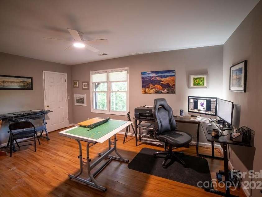 36 Lynx Drive, Black Mountain, NC 28711.  MLS# CAR4281070, YatesRealty ID 30084. 