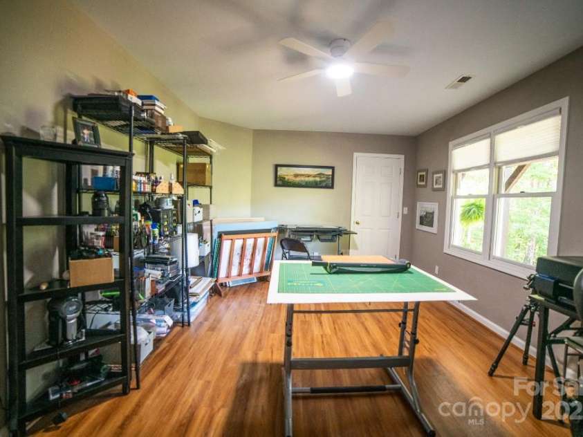 36 Lynx Drive, Black Mountain, NC 28711.  MLS# CAR4281070, YatesRealty ID 30084. 