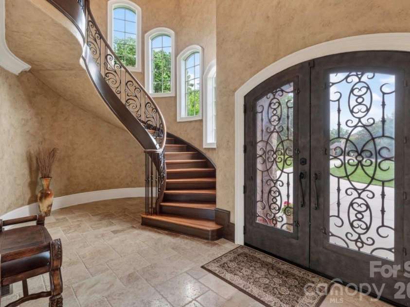 444 Bay Harbour Road, Mooresville, NC 28117.  MLS# CAR4387322, YatesRealty ID 30084. 