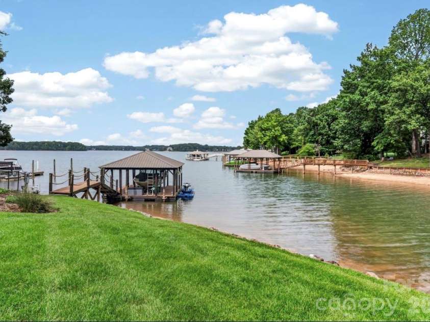 444 Bay Harbour Road, Mooresville, NC 28117.  MLS# CAR4387322, YatesRealty ID 30084. 