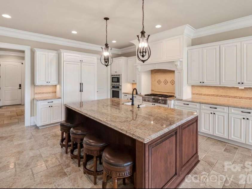 444 Bay Harbour Road, Mooresville, NC 28117.  MLS# CAR4387322, YatesRealty ID 30084. 