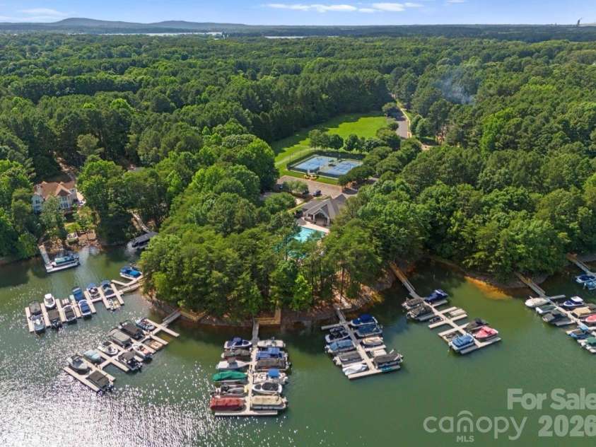 444 Bay Harbour Road, Mooresville, NC 28117.  MLS# CAR4387322, YatesRealty ID 30084. 