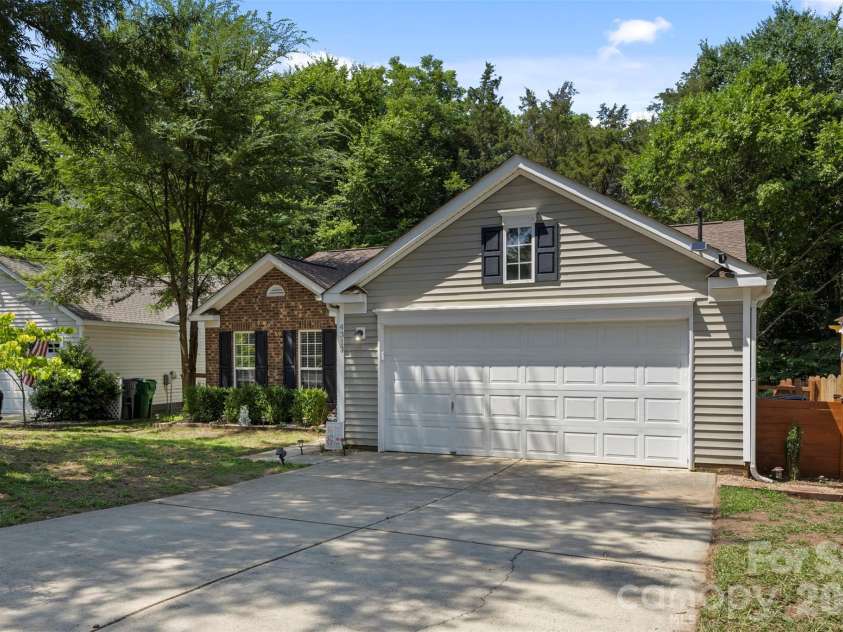 4313 Bubbling Brook Court, Charlotte, NC 28278.  MLS# CAR4391824, YatesRealty ID 30085. 